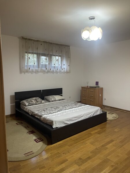 Prelungirea Ghencea, Margelelor, ap. 2 camere, curte 120 mp.